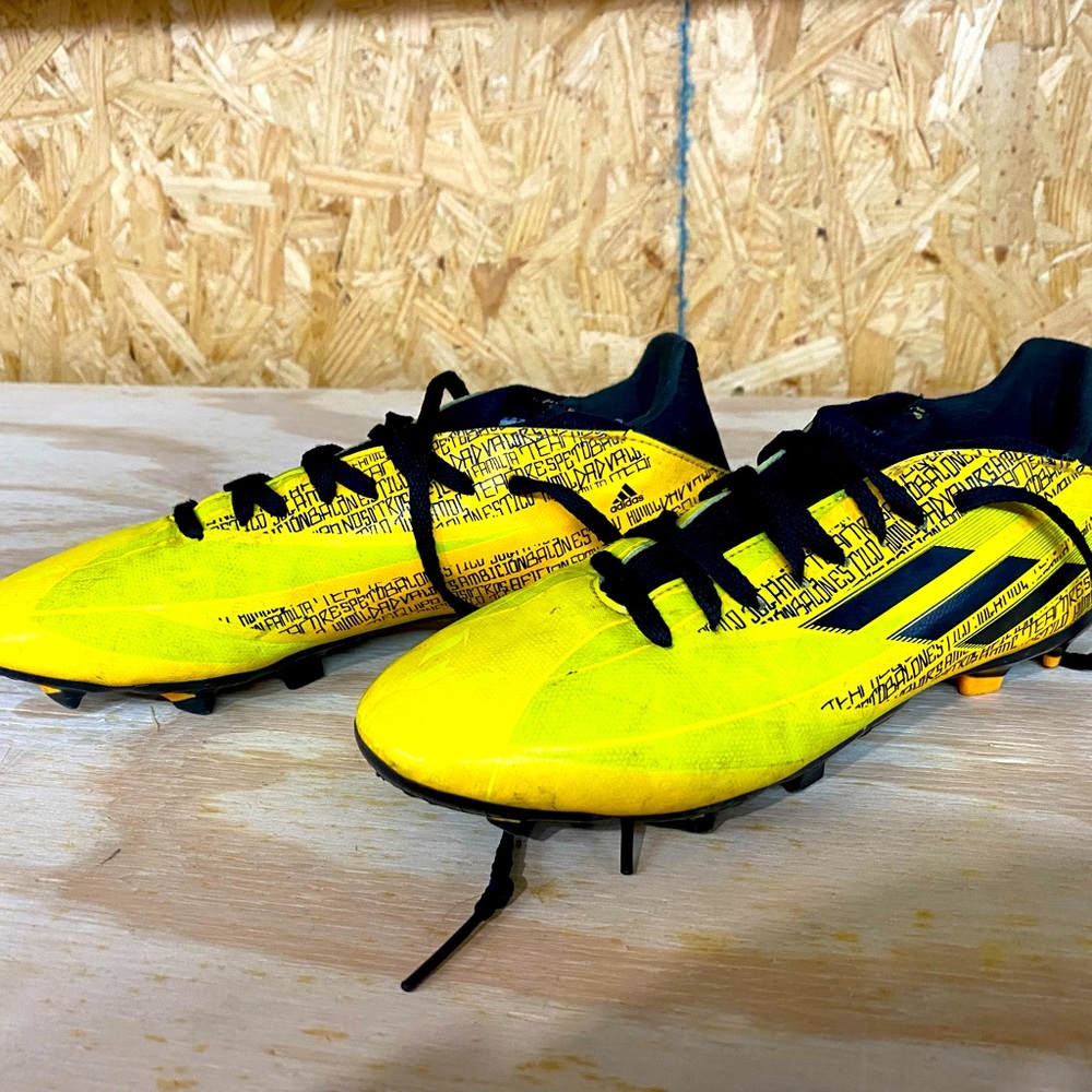 X Speedflow.3 Messi Firm Ground Cleats Soccer Football size 6 boys